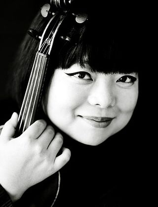 Yura Lee - viola