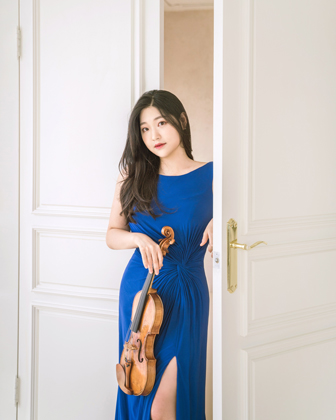 Anna Im - violin